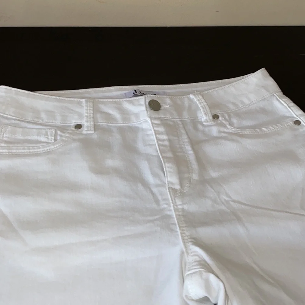 d.jeans Women’s Mid-Rise Crop Jeans White - Picture 2 of 5